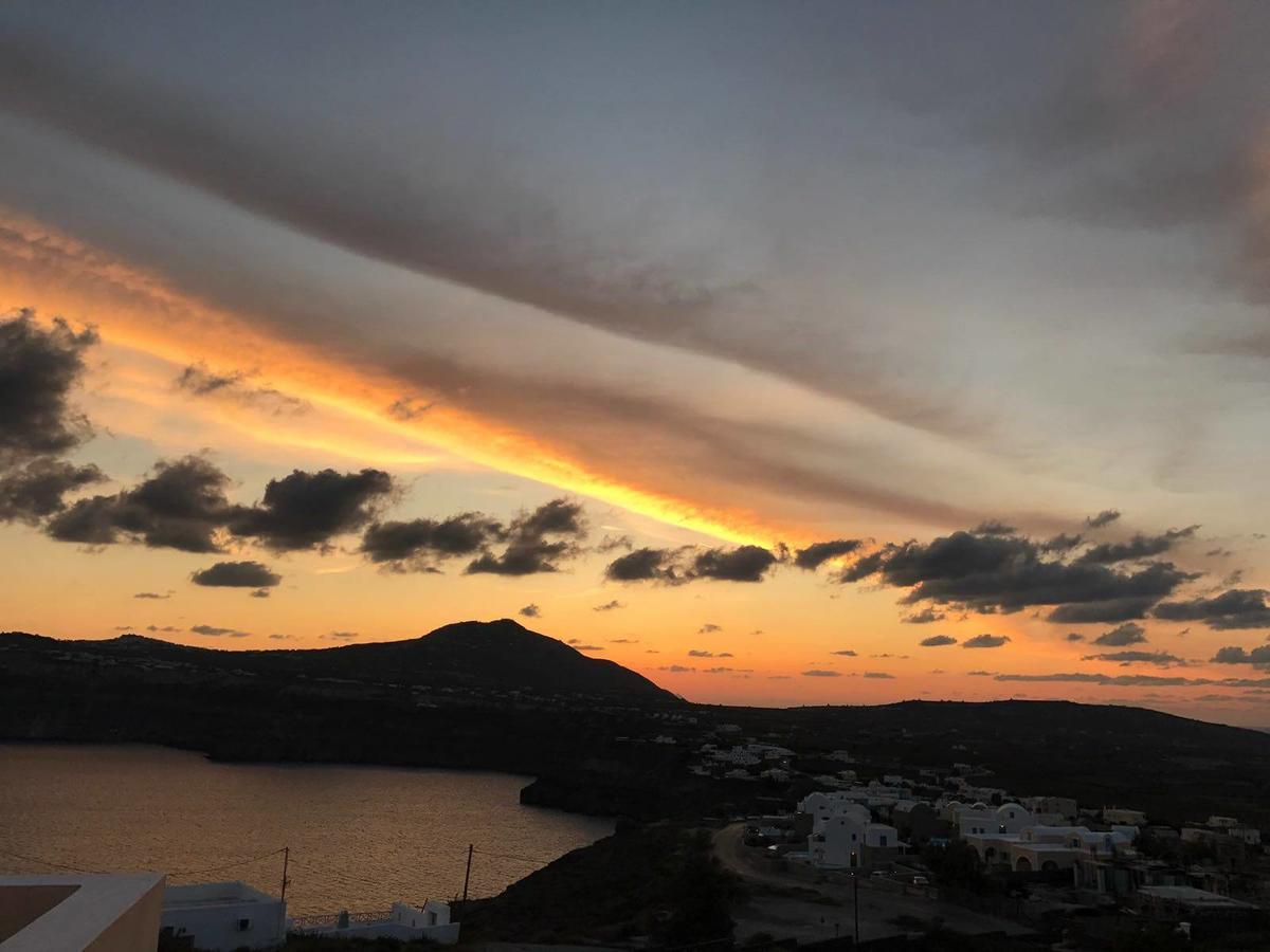 Akrotiri * Akrotiri (Santorini)