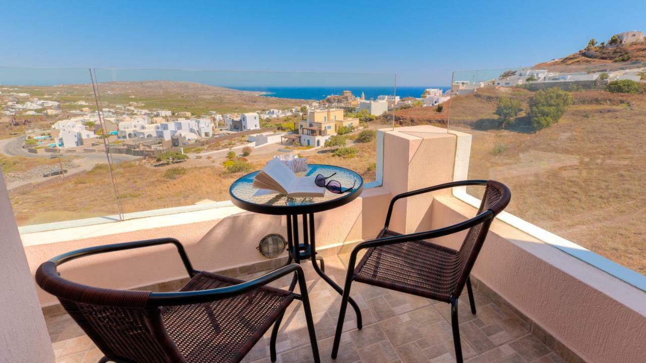 Akrotiri Apartment