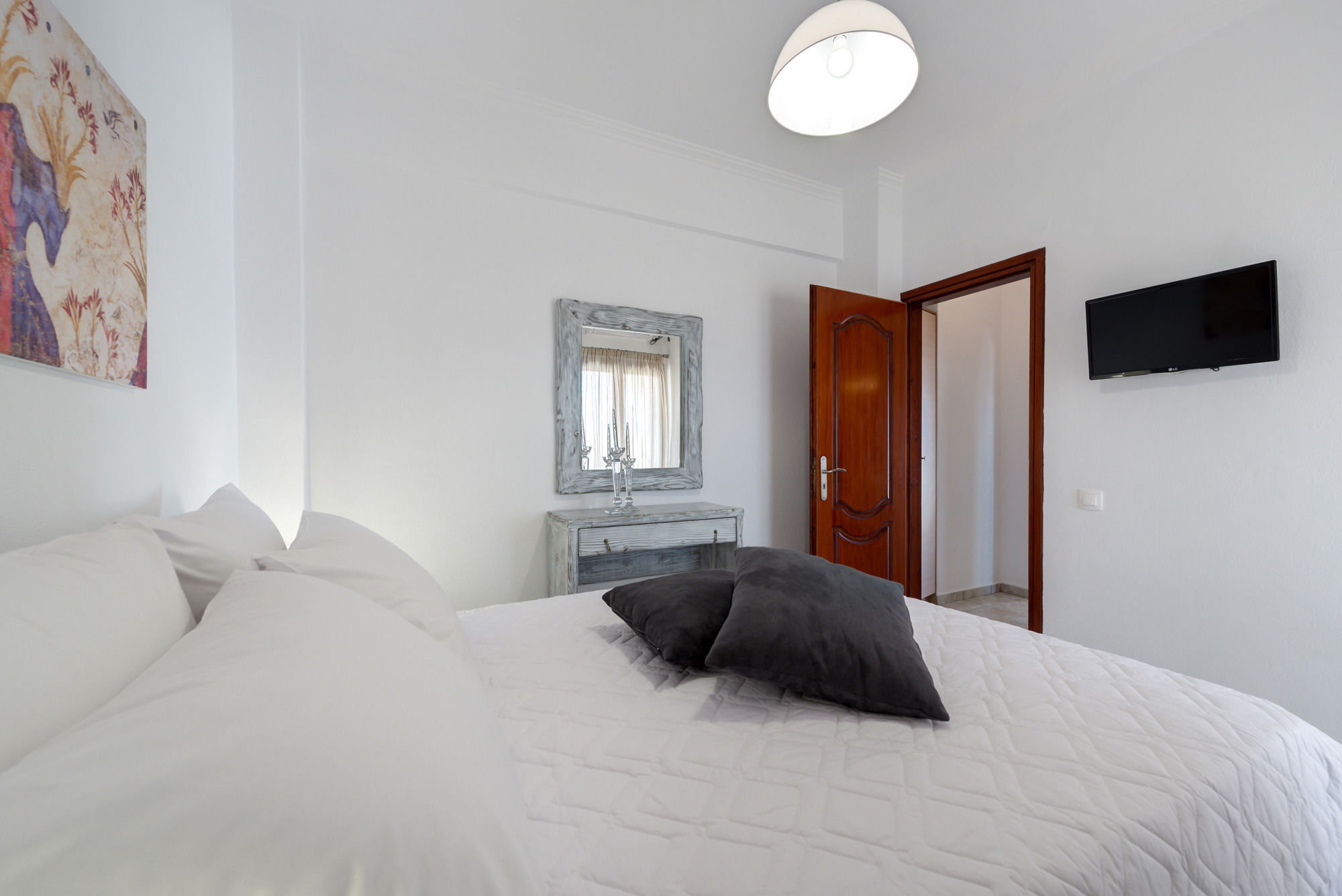 Akrotiri Apartment